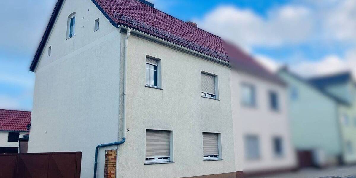 Doppelhaushälfte mitten in Jessen mit 1.092qm Grundstück 4 zimmer