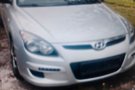Hyundai i30 126.000 km 2.690 &euro; Friedland 17098