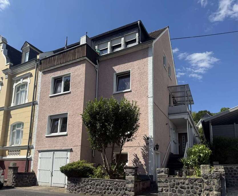 Haus zum Kaufen in Linz 397.000 € 240 m²