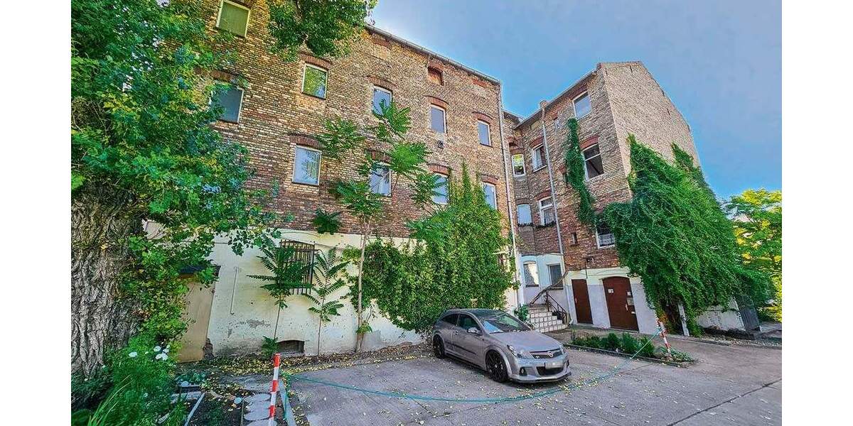 Mehrfamilienhaus mit Seitenflügel und Hinterhaus zimmer