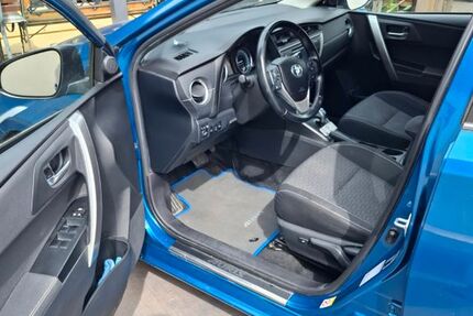 Toyota Auris 144.000 km 11.900 &euro; Worms 67550