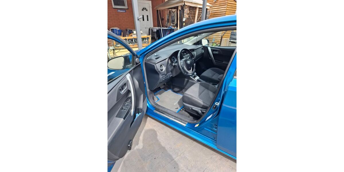 Toyota Auris 144.000 km 13.000 &euro; Worms 67550