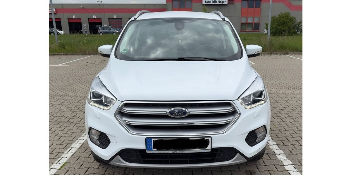 Ford Kuga 138.000 km 9.500 &euro; Korbach 34497