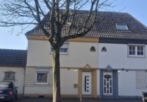 Haus zum Kaufen in Krefeld 490.000 € 140 m²