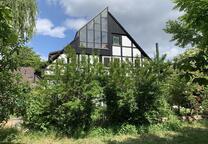 Naturoase in der City: Traumhafte Altbau-Maisonette, Split-Level, Garten, Wintergarten, EBK, 4-5 Zi.
