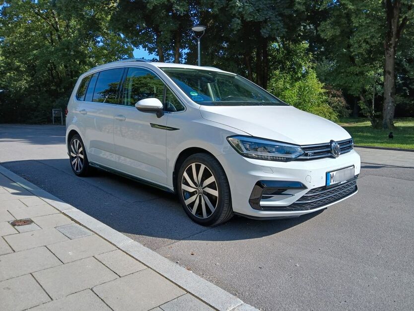 VW Touran 95.500 km 24.900 € München 81377