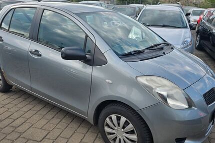 Toyota Yaris 240.000 km 2.200 &euro; Randersacker 97236
