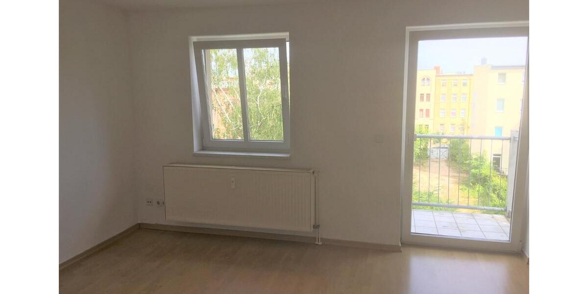 Dachgeschoßwohnung Halle (Saale) Damaschkestraße - 3 Zimmer, 61 m&sup2;, 520&euro; | Angebot:26386078