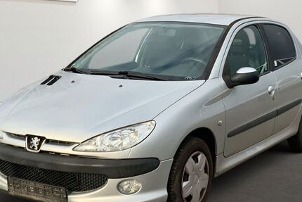Peugeot 206 156.614 km 999 € Brehna 06796