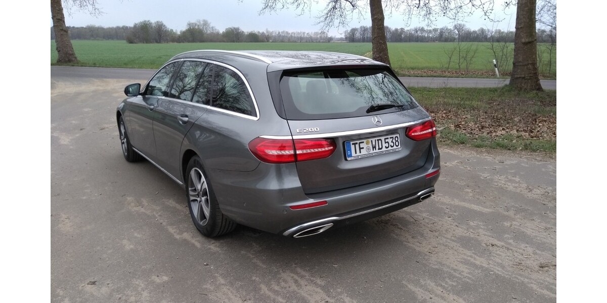 Mercedes-Benz E 200 74.080 km 23.200 &euro; Zossen 15806