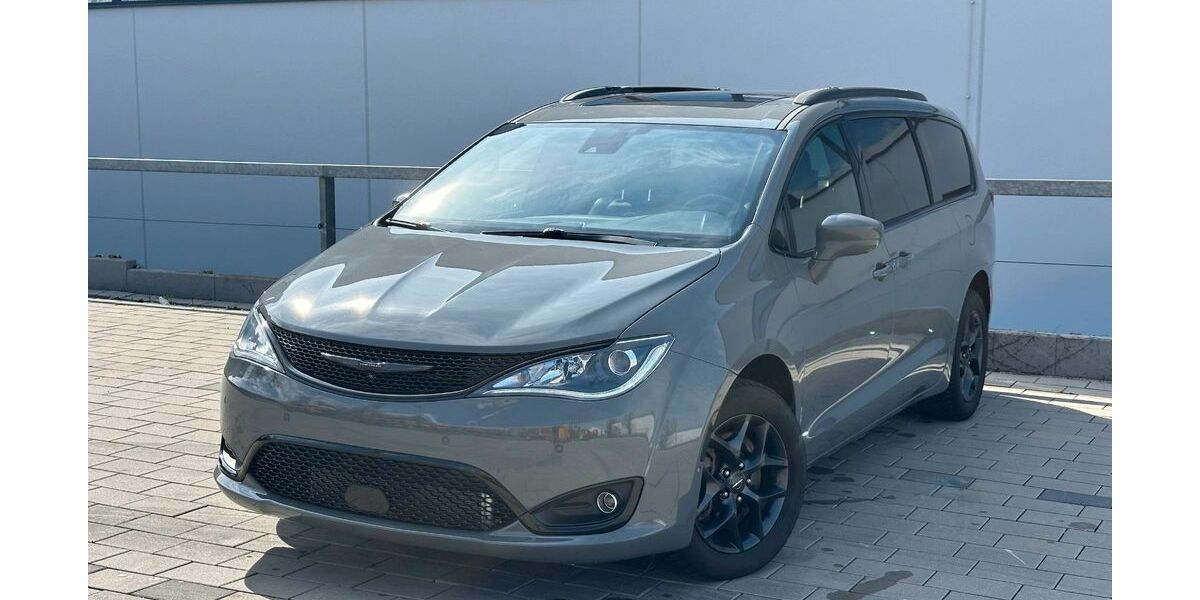 Chrysler Pacifica 91.351 km 26.800 &euro; Bietigheim-Bissingen 74321