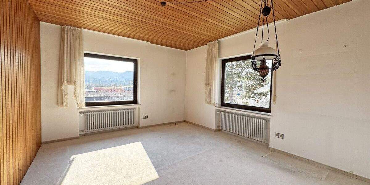 Einfamilienhaus Pfullingen - 8 Zimmer, 230 m&sup2;, 635.000&euro; | Angebot:25916827