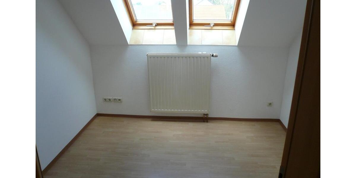 Etagenwohnung Poppenricht - 4 Zimmer, 102 m&sup2;, 600&euro; | Angebot:26413793