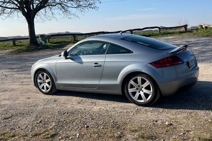Audi TT 169.000 km 9.500 &euro; Düsseldorf 40625