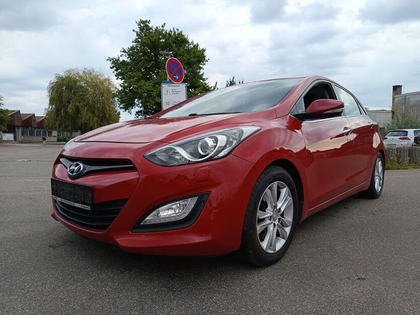 i30