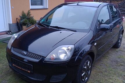 Ford Fiesta 185.000 km 1.999 &euro; Ludwigsfelde 14974