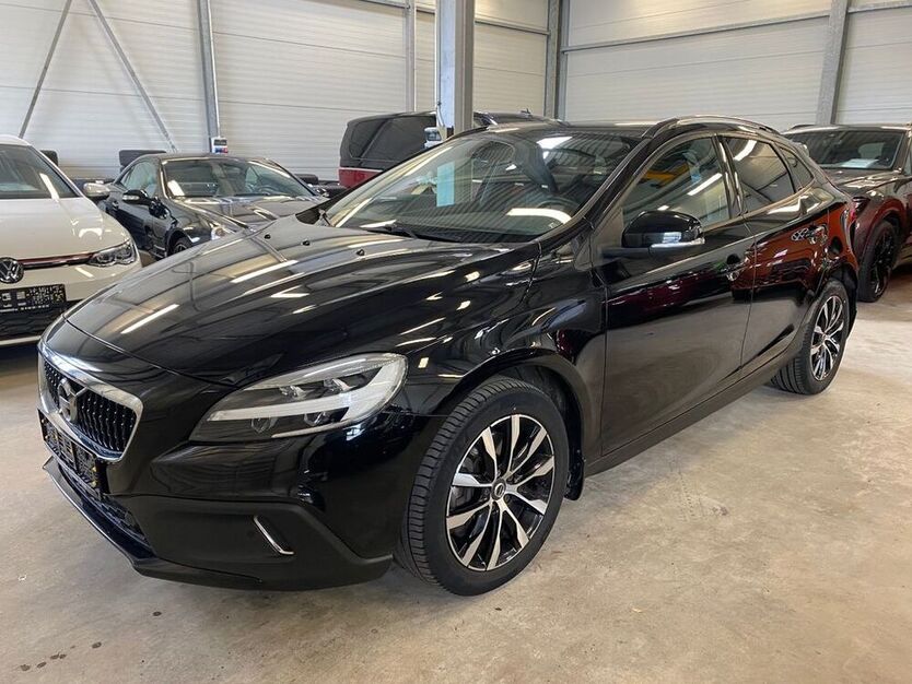 V40 Cross Country