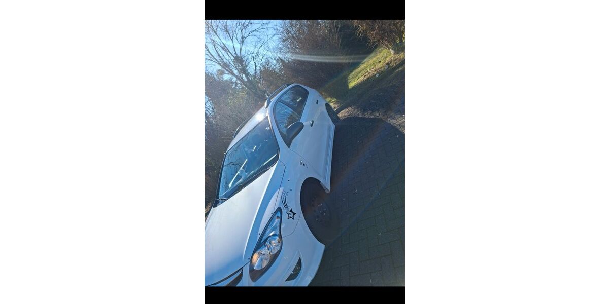 Hyundai i30 236.509 km 1.700 &euro; Bad Arolsen 34454