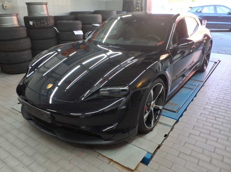Porsche Taycan 51.800 km 68.990 &euro; Hannover 30453