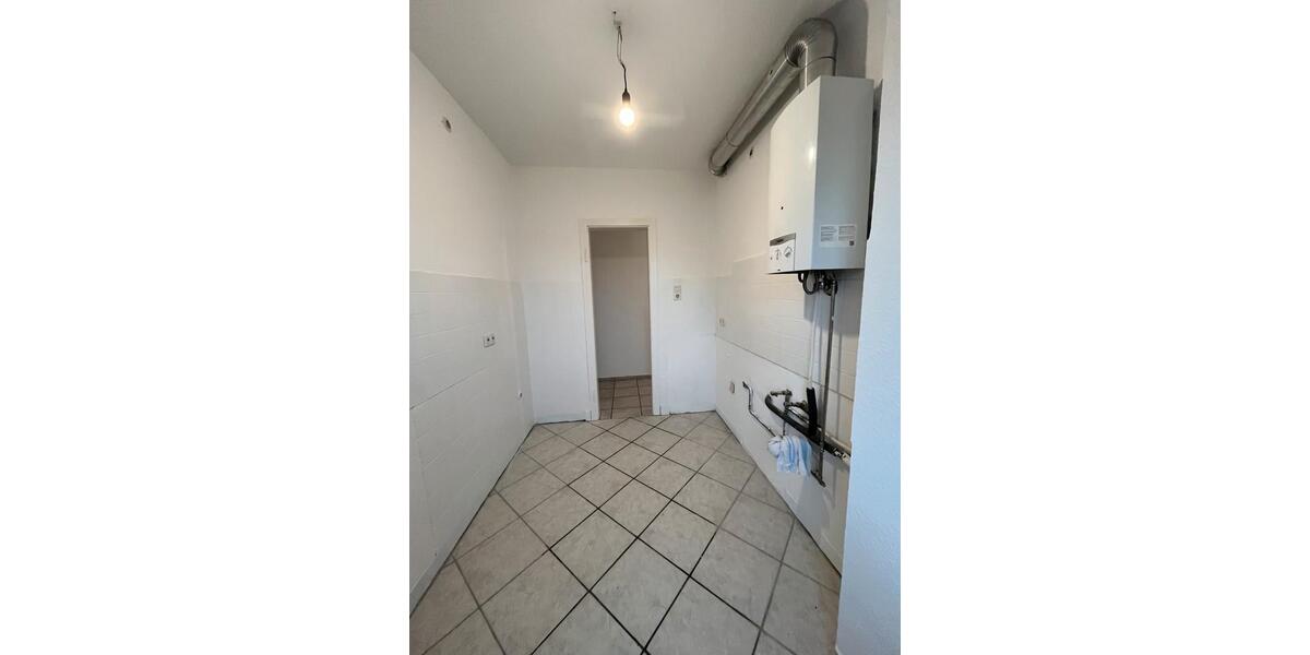 Großzügig geschnittene helle Etagenwohnung Balkon nahe Stadtkern 3 zimmer