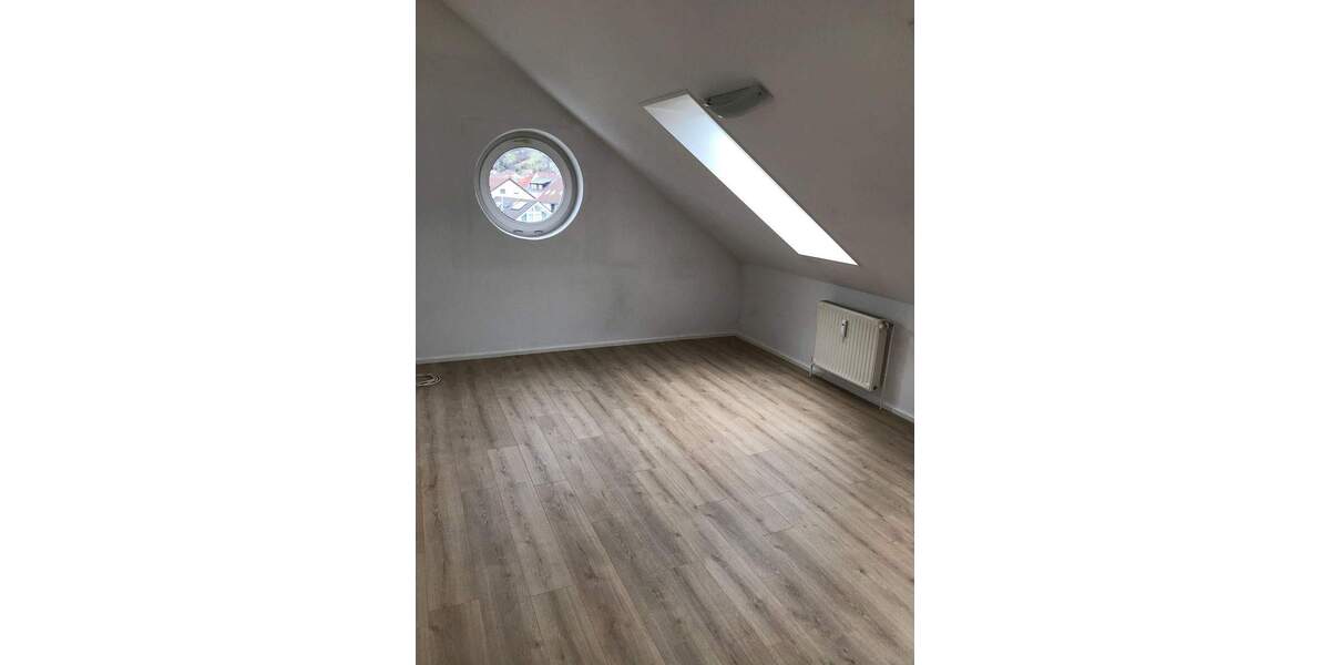 Etagenwohnung Esslingen am Neckar Zell - 3 Zimmer, 75 m&sup2;, 890&euro; | Angebot:25525371