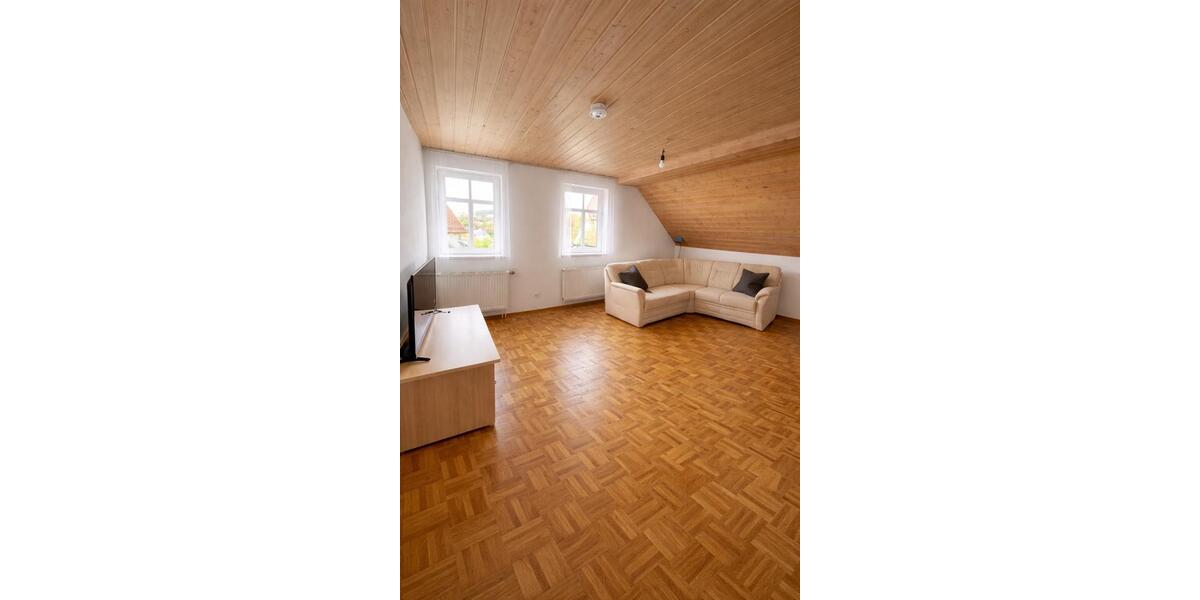 Dachgeschoßwohnung Schwieberdingen - 3.5 Zimmer, 73 m&sup2;, 750&euro; | Angebot:25980494