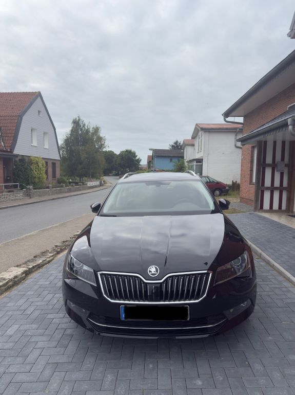 Skoda Superb 149.000 km 17.600 € Lütjenwestedt 25585