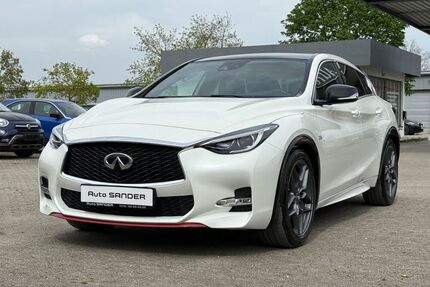INFINITI Q30