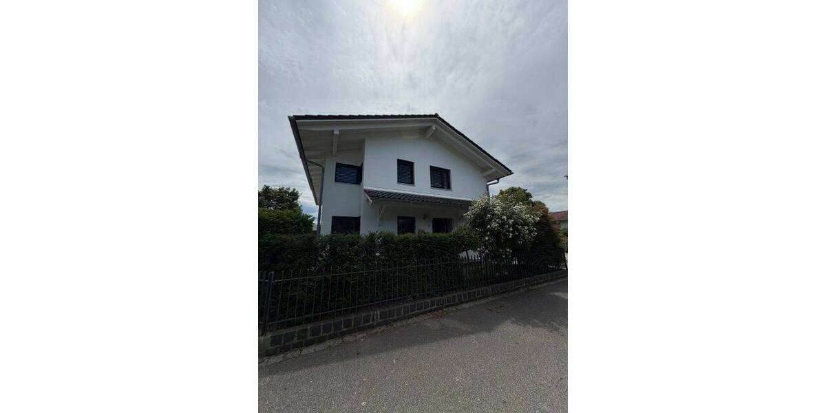 Einfamilienhaus Bad Aibling - 6 Zimmer, 210 m&sup2;, 3.250&euro; | Angebot:26851589