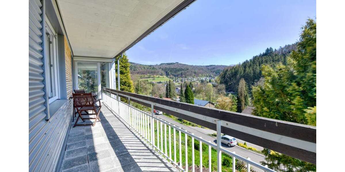 Panoramahaus mit traumhaftem Ausblick Energieeffizient & am Waldrand Garten, Balkone & Terrassen 7 zimmer