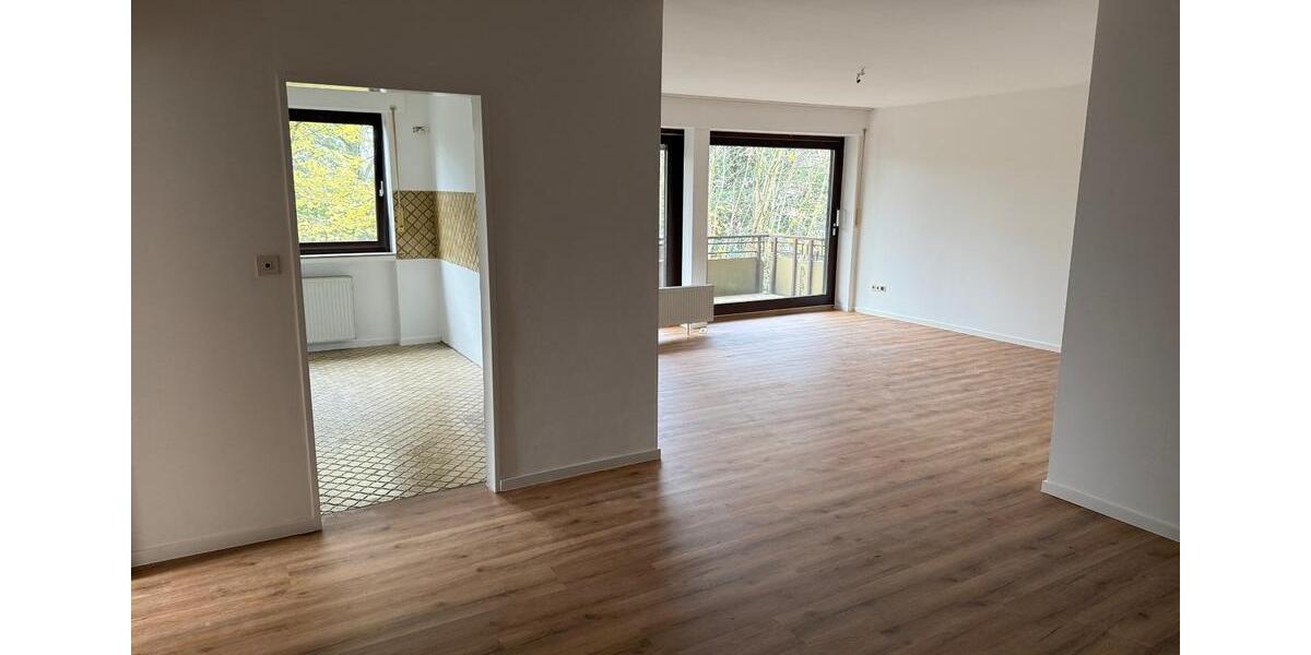 Attraktive, frisch renovierte 3-Zi.-Wohnung mit Balkon 3 zimmer