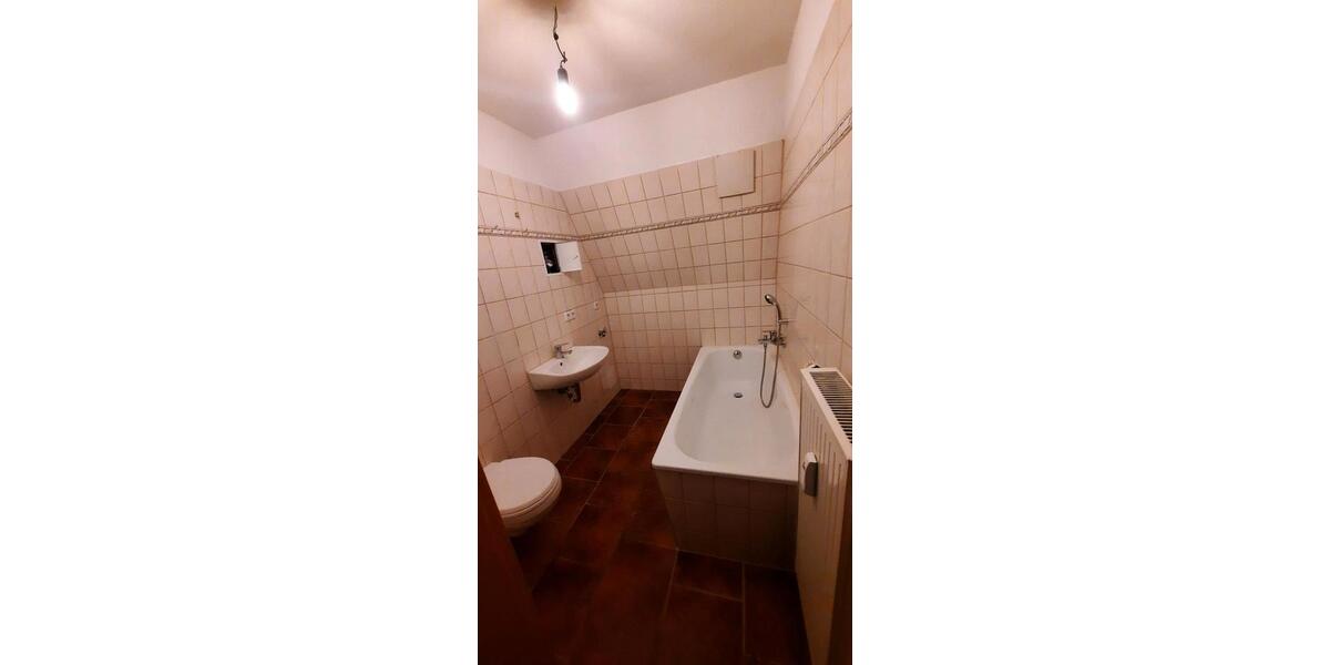 Etagenwohnung Schkopau - 2 Zimmer, 69 m&sup2;, 665&euro; | Angebot:25310109