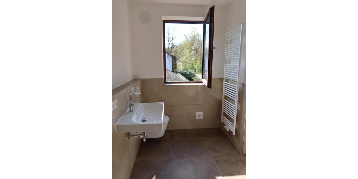 Einfamilienhaus Baierbrunn - 8 Zimmer, 200 m&sup2;, 3.400&euro; | Angebot:26317363