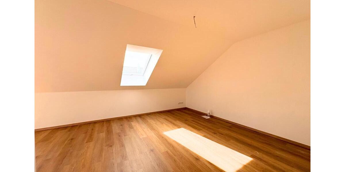 Dachgeschoßwohnung Großmehring - 3 Zimmer, 78 m&sup2;, 379.000&euro; | Angebot:26065707