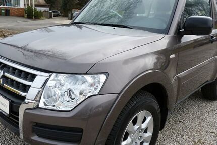 Mitsubishi Pajero 97.752 km 19.300 &euro; Oberviechtach 92526