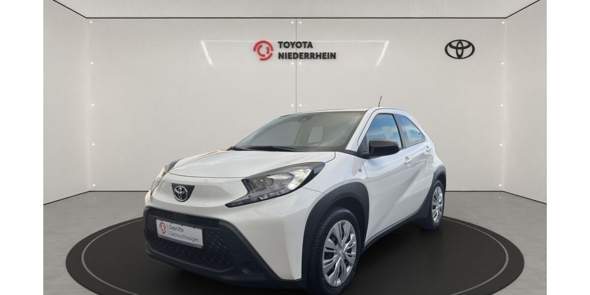 Toyota Aygo (X) 17.201 km 14.985 &euro; Bocholt 46395