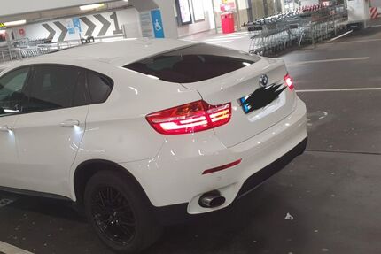 BMW X6 249.655 km 13.400 &euro; Düsseldorf 40480