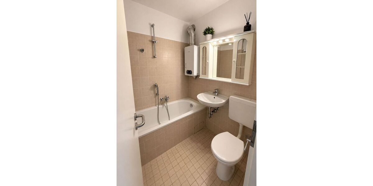 Attraktive helle 2 Zimmer Wohnung mit Aufzug und Parkplatz - Appartement Kriftel | Angebot:26633754
