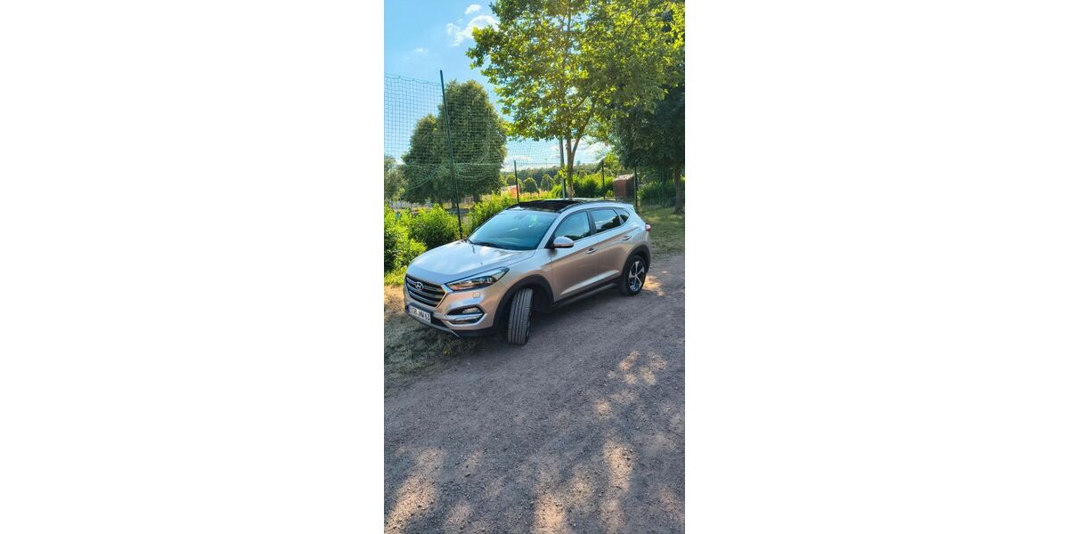 Hyundai TUCSON 76.000 km 16.900 &euro; Sankt Ingbert 66386