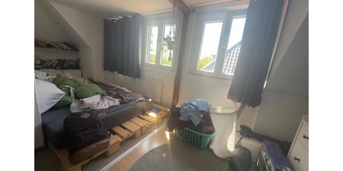 Dachgeschoßwohnung Marburg Biegenviertel - 1.5 Zimmer, 30 m&sup2;, 435&euro; | Angebot:26299437