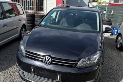 VW Touran 268.450 km 5.599 &euro; Mainz 55120