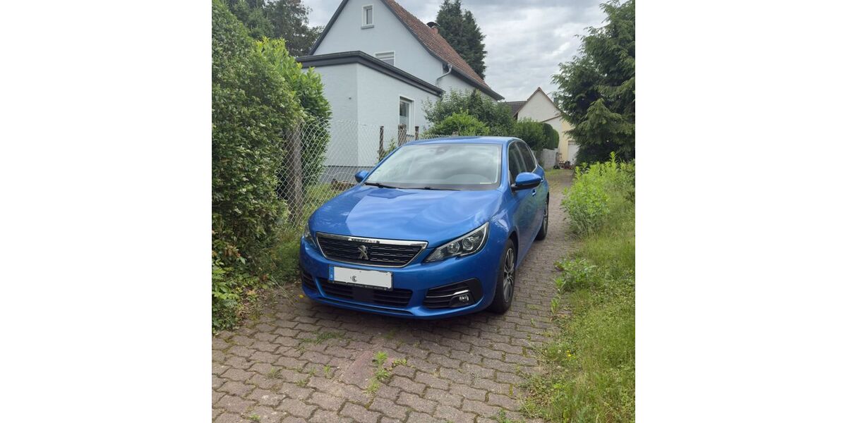 Peugeot 308 99.000 km 11.990 &euro; Rosbach v.d.H. 61191