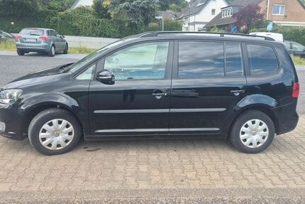 VW Touran 173.000 km 4.149 &euro; Düsseldorf 40627