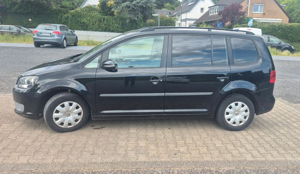 VW Touran 173.000 km 4.149 &euro; Düsseldorf 40627