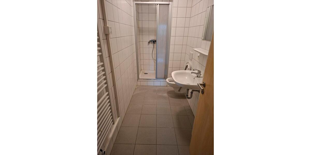Erdgeschoßwohnung Regensburg Galgenberg - 4 Zimmer, 150 m&sup2;, 1.500&euro; | Angebot:24829066