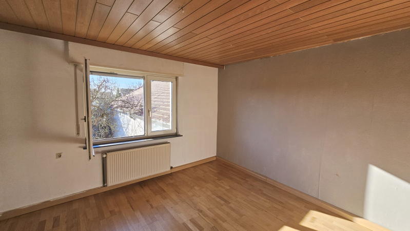 ObjNr:19144 - Geräumiges Haus für z.B. 2 Generationen in ruhiger Ortsrandlage in Heuchelheim