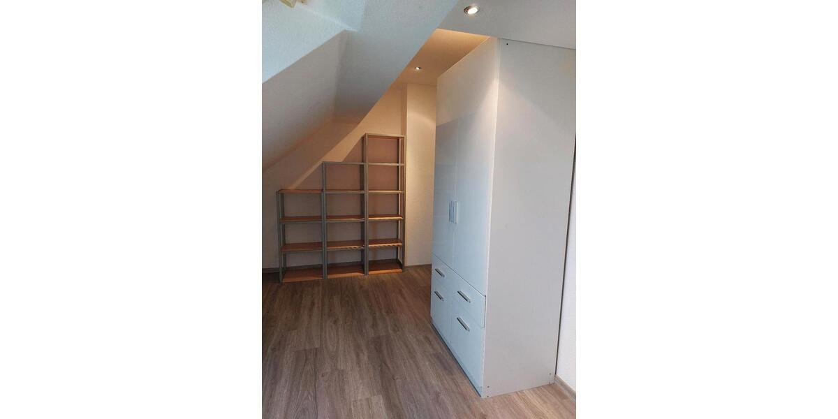 Dachgeschoßwohnung Roth - 1 Zimmer, 45 m&sup2;, 450&euro; | Angebot:25088122