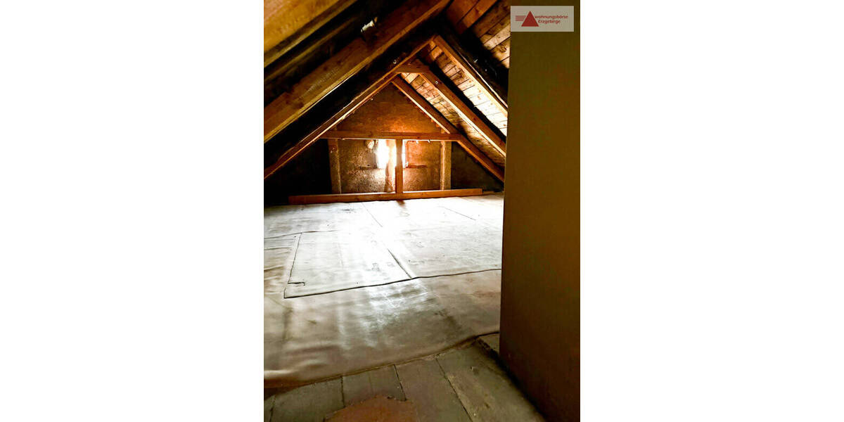 Reihenmittelhaus Zschopau - 9 Zimmer, 210 m&sup2;, 69.000&euro; | Angebot:22452439