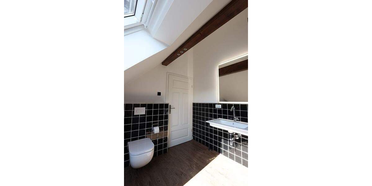 Haus mit 300 m² Wfl.Erstbezug nach KernsanierungEnergiekl. A+ 7 zimmer