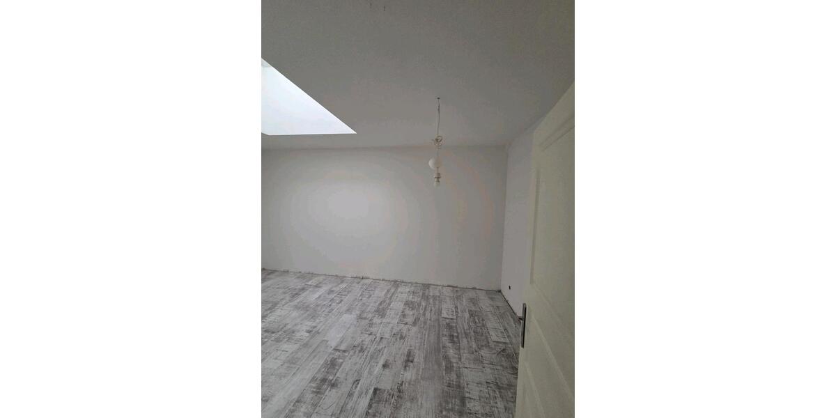 Vermieten modernisierte schöne 3 Raumaltbauwohnung in Stadtmitte 3 zimmer